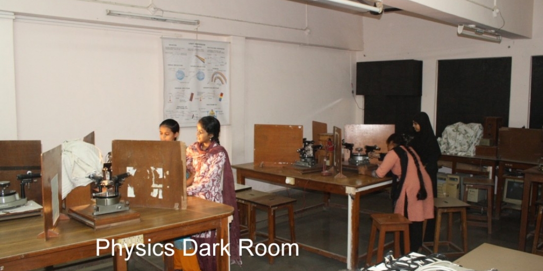 physics-dark-room